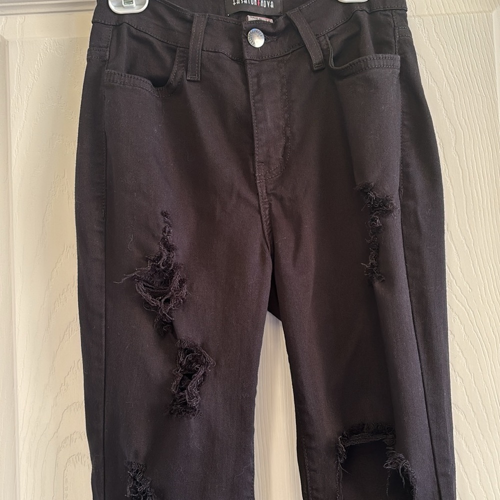 Distressed Jeans - Picture 5 of 12